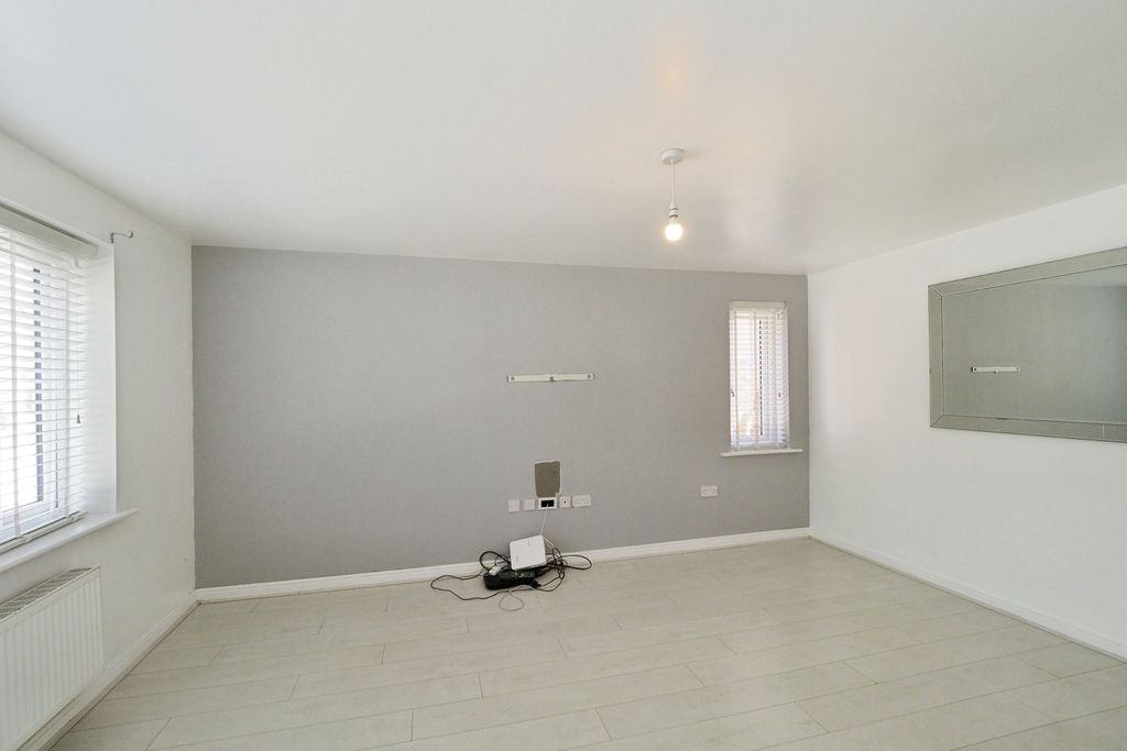 Property photo 2 of 20 Large Lounge, Bright And Airy
