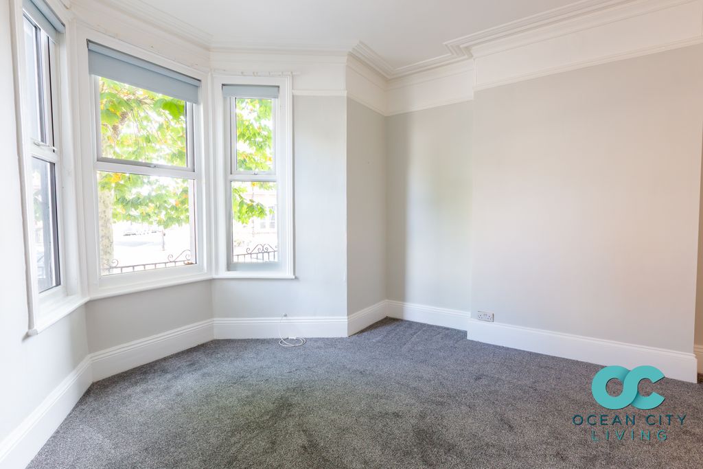 Property photo 3 of 14 Living Room