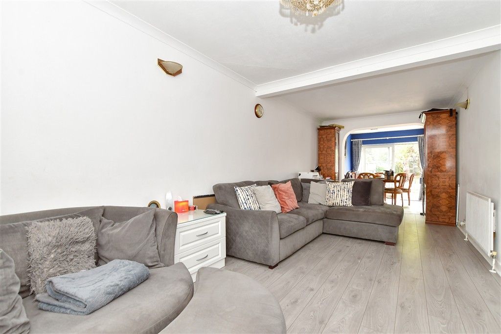 Property photo 3 of 12 Lounge