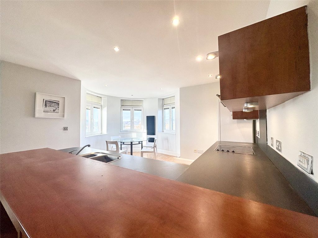 Property photo 3 of 8 Picture No. 02