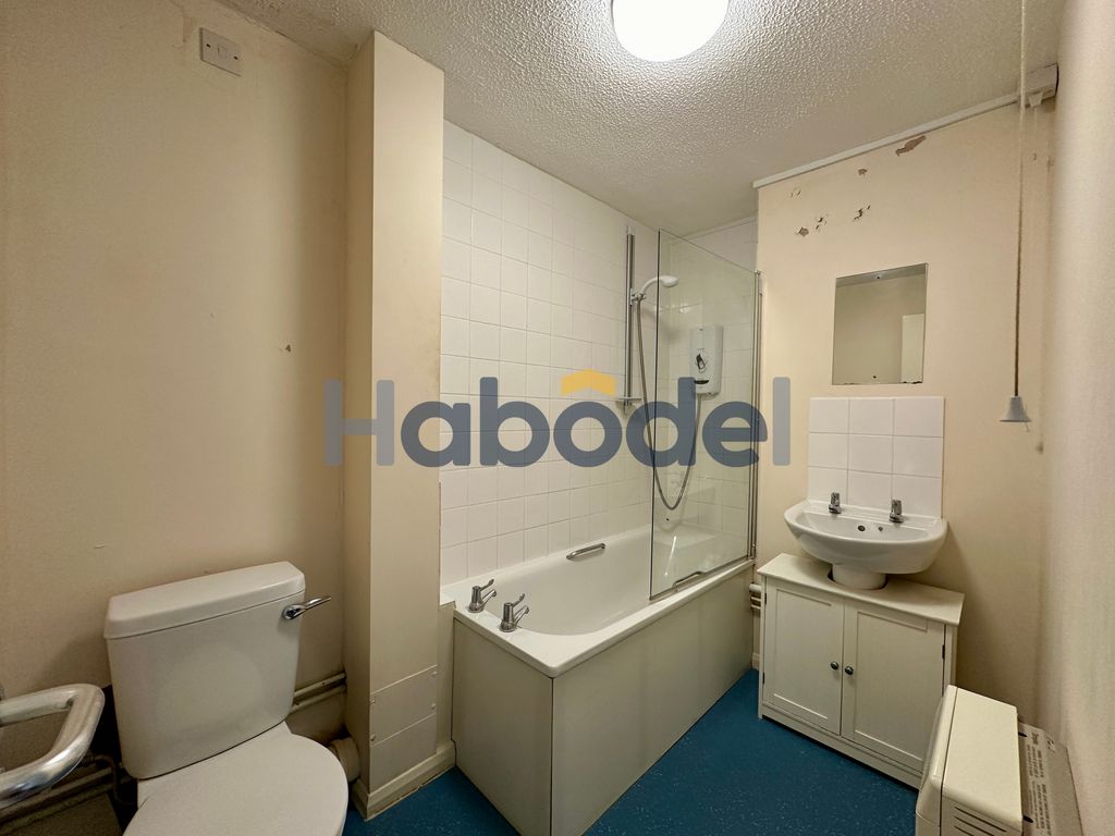 Property photo 3 of 4