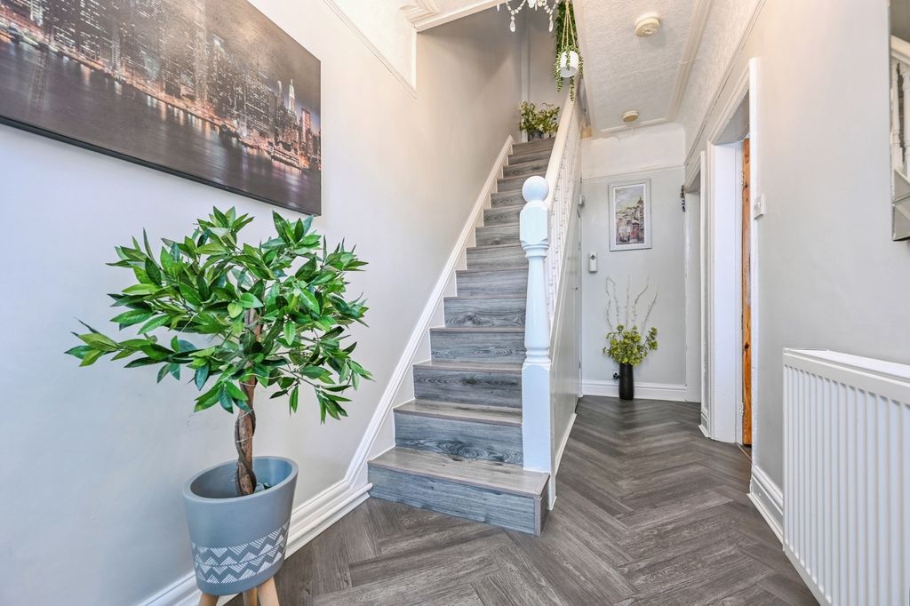 Property photo 2 of 19 Pbox-Img.Jpg