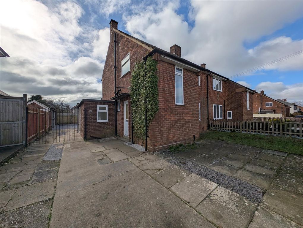 Property photo 1 of 16 Externally