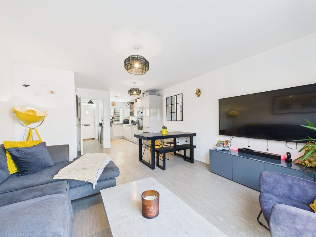 Property photo 2 of 26