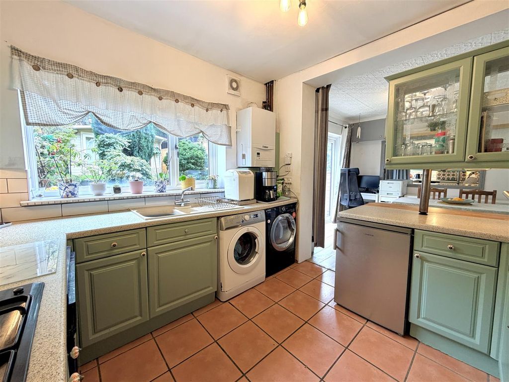 Property photo 3 of 28 Kitchen