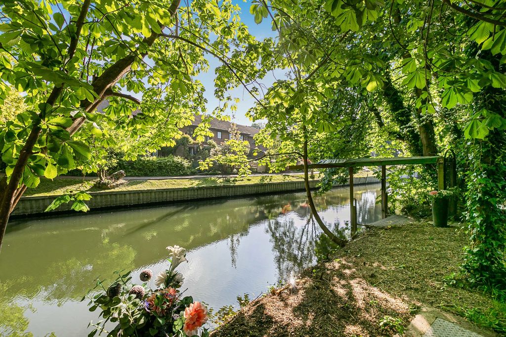 Property photo 1 of 17 Mooring