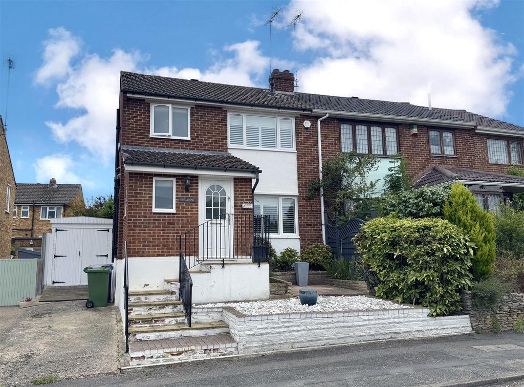 Property photo 1 of 21 Front Aspect