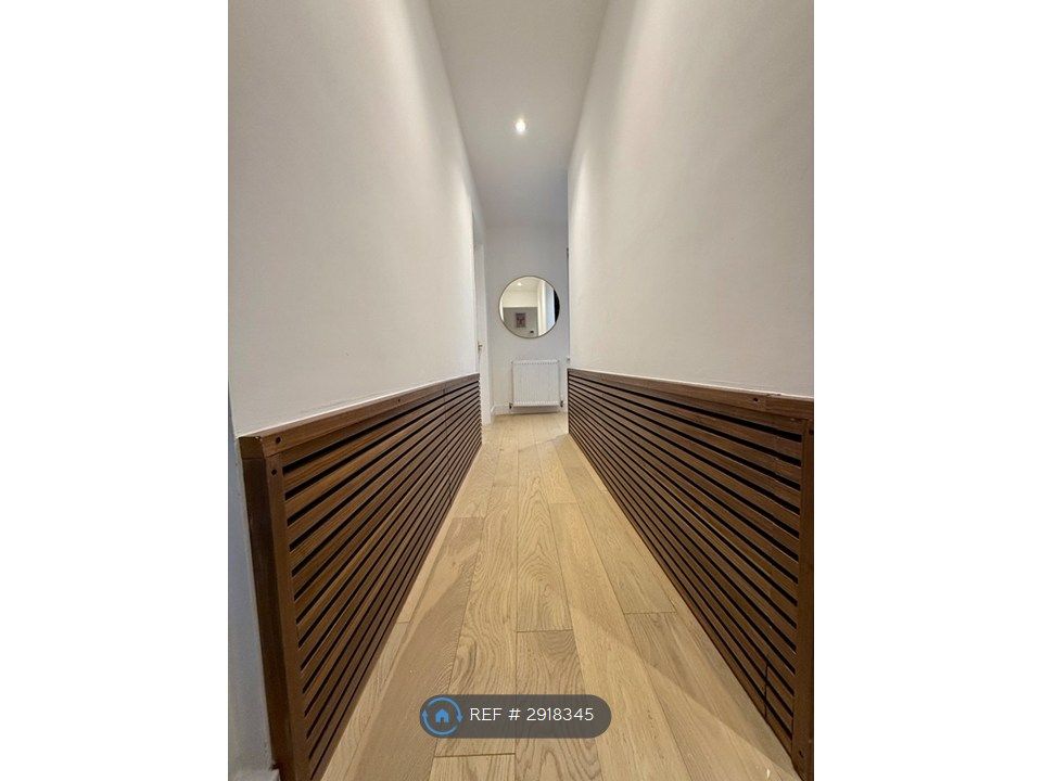 Property photo 1 of 17 Hallway