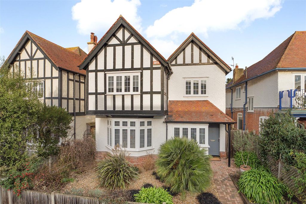 Property photo 1 of 23 Northwood Road, Tankerton, Whitstable