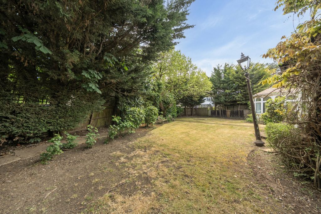 Additional image 11 of 4 bed detached house for saleCavendish Drive, Edgware HA8