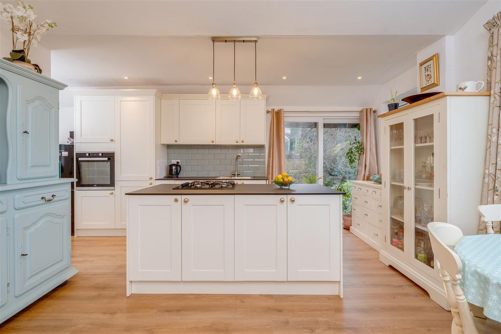 Property photo 2 of 35 25 Grange Ave-15.Jpg