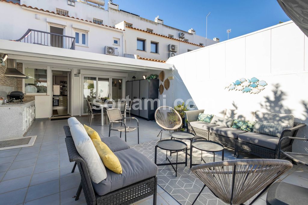 Property photo 1 of 42