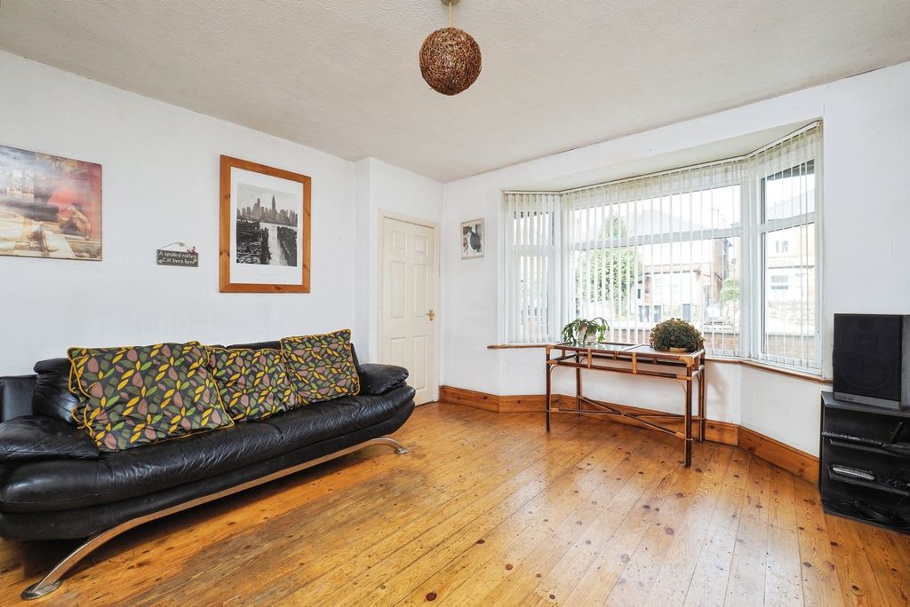 Property photo 3 of 17 Photo