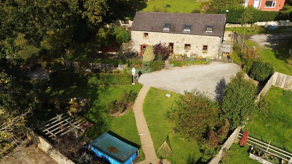 Property photo 1 of 40