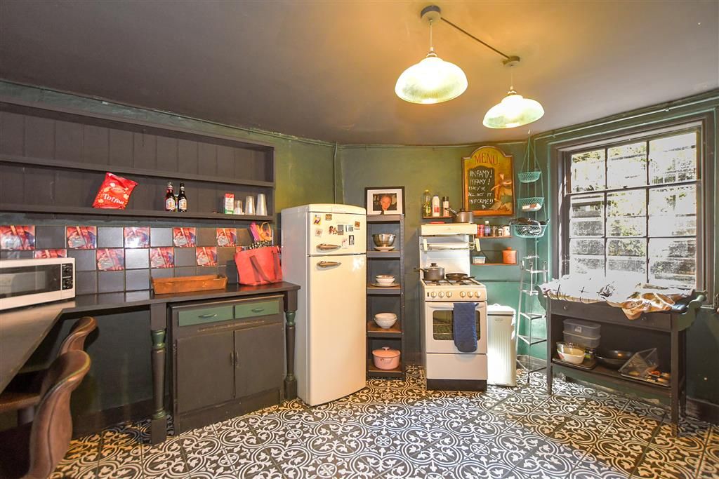 Property photo 2 of 14 Kitchen