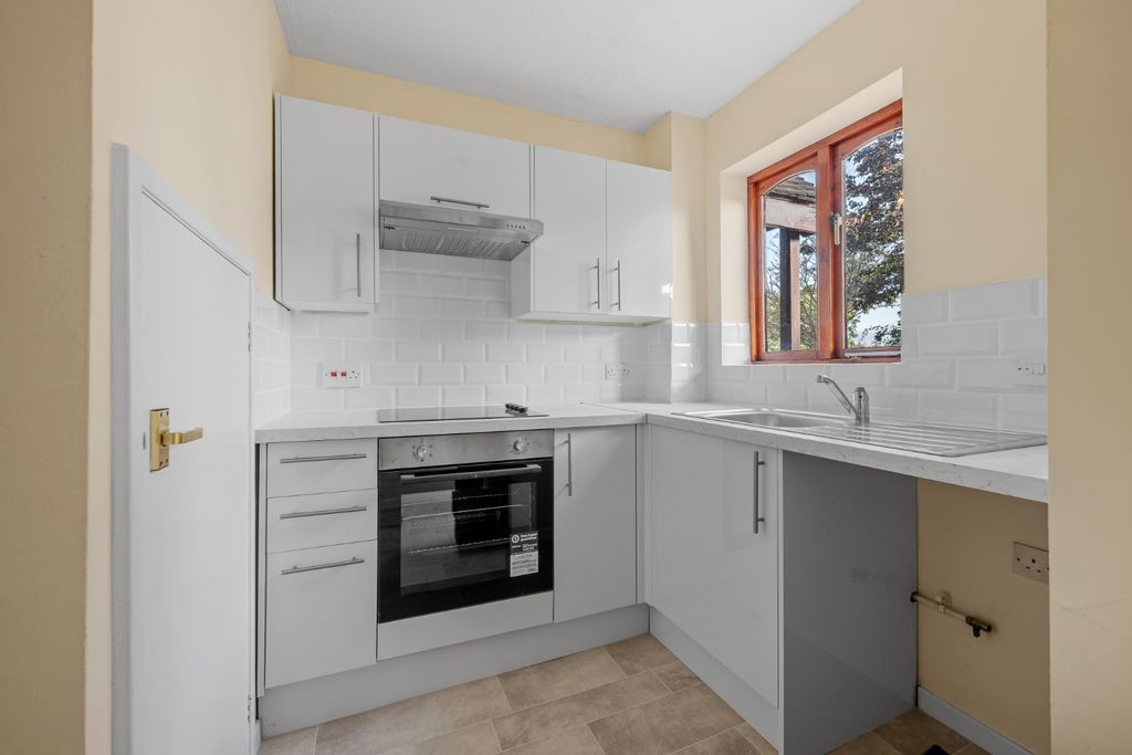 Property photo 2 of 11 4134901