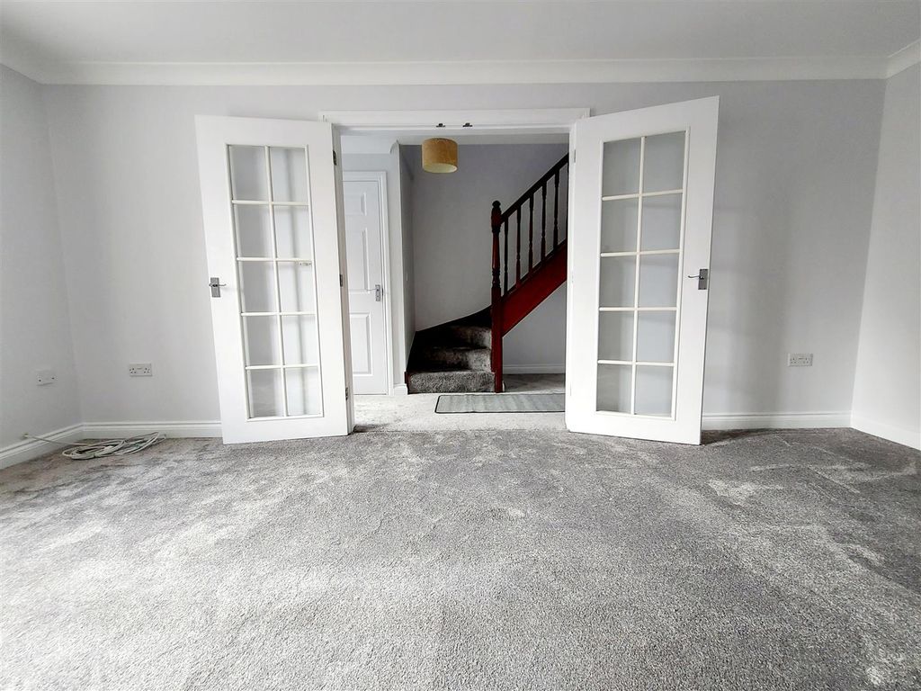 Property photo 3 of 23