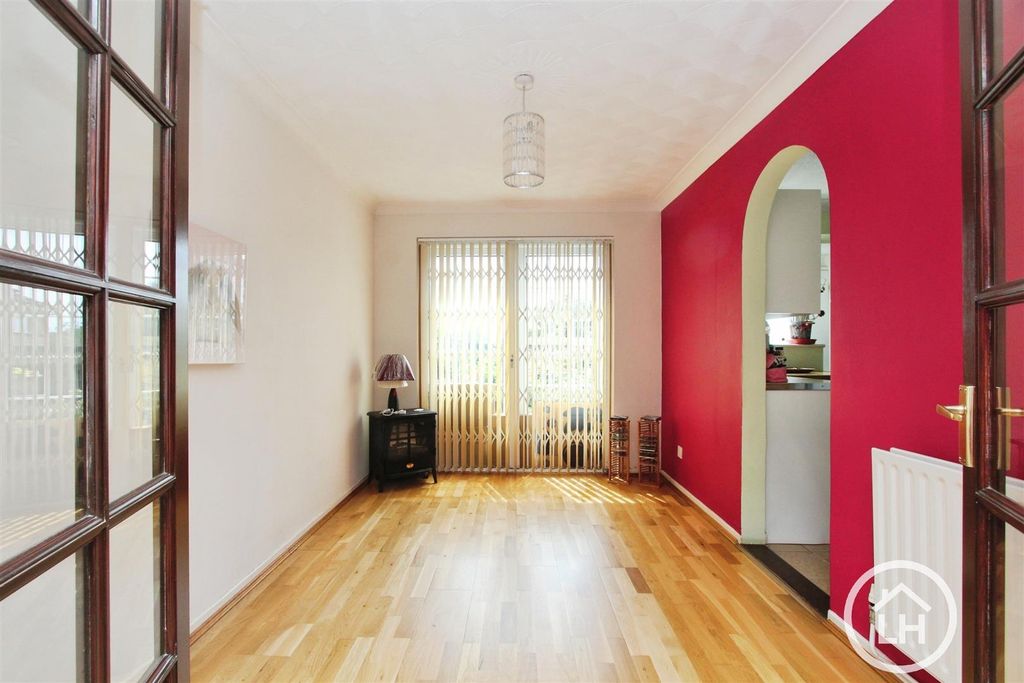 Property photo 3 of 14 Dining Room