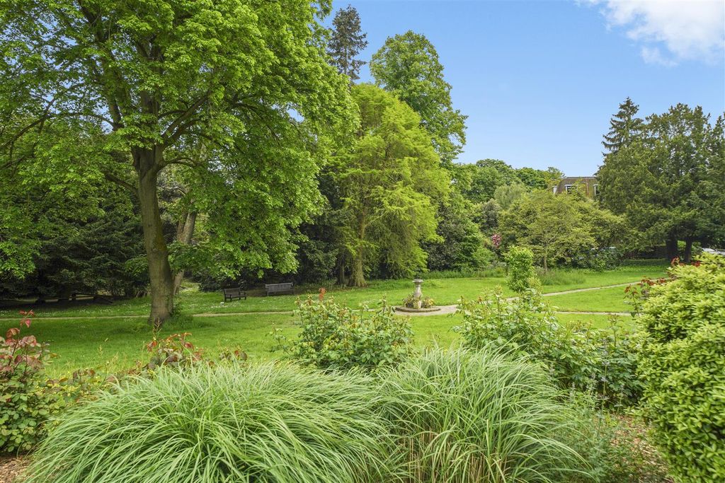 Property photo 3 of 19 Bede House