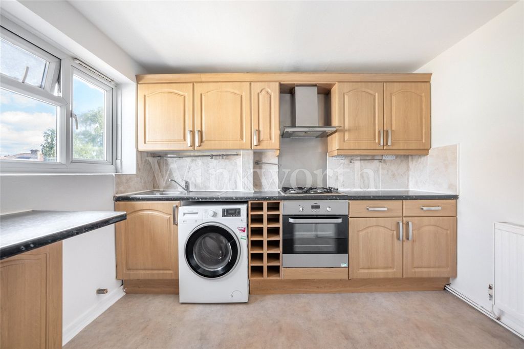 Property photo 3 of 12 Picture No. 02