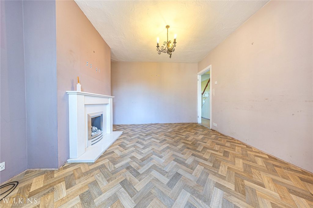 Property photo 3 of 34 Picture No. 02