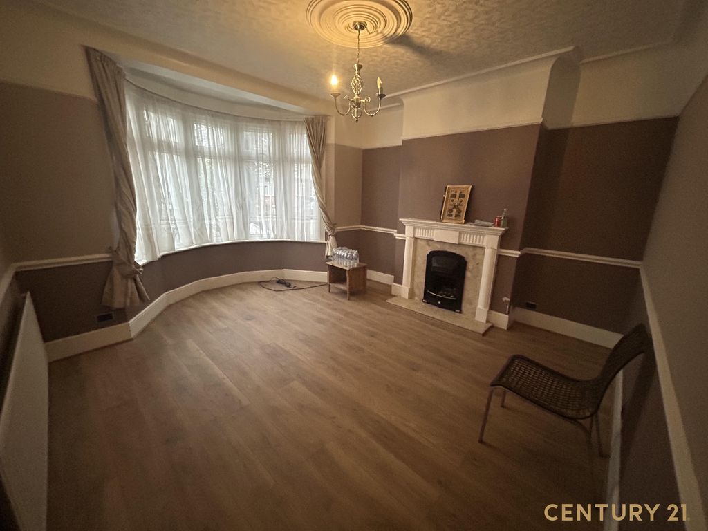 Property photo 3 of 69