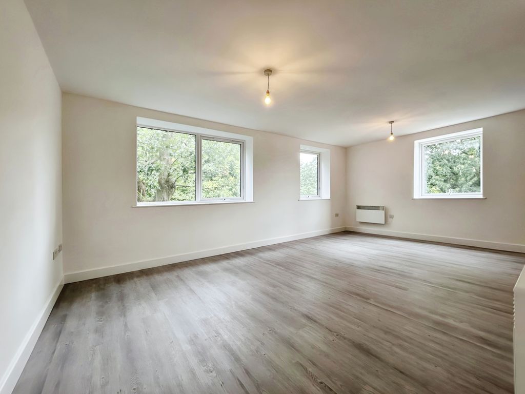 Property photo 3 of 10 A5136100-Whatsapp 20