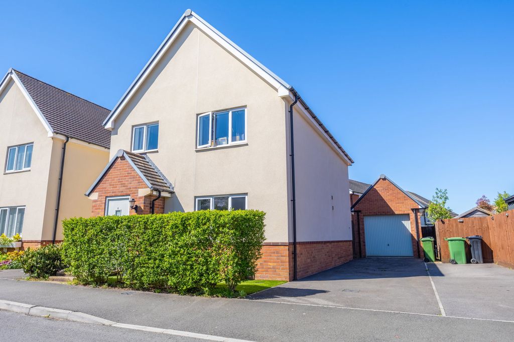 Property photo 1 of 33