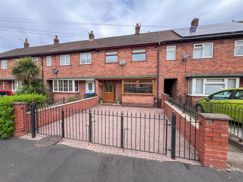 Property photo 1 of 18 Frontage