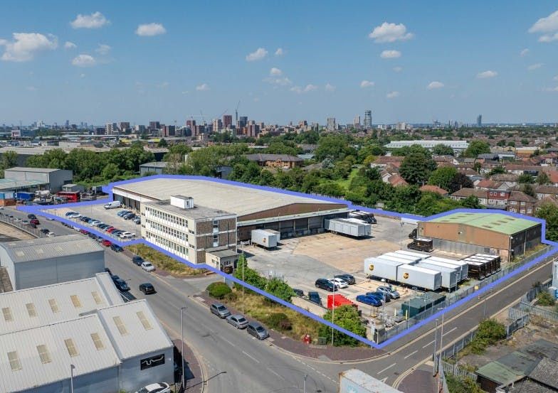 Property photo 1 of 4 Barking  35 Thames Road Refurb Main.Jpg