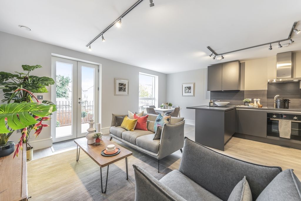 Property photo 1 of 14 Lounge Area