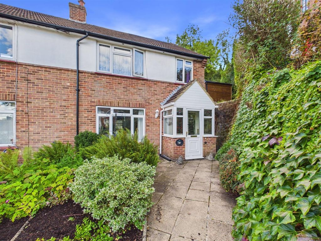 Property photo 1 of 17 Cam01563G0-Pr0352-Still011.Jpg