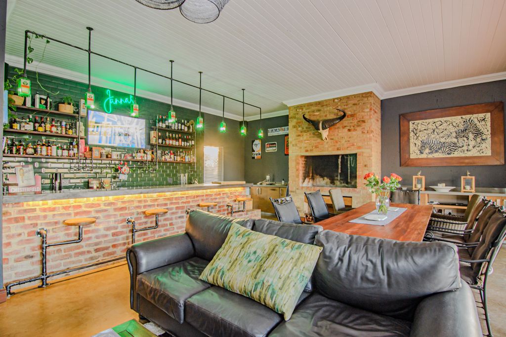 Property photo 1 of 62 Pt1699741