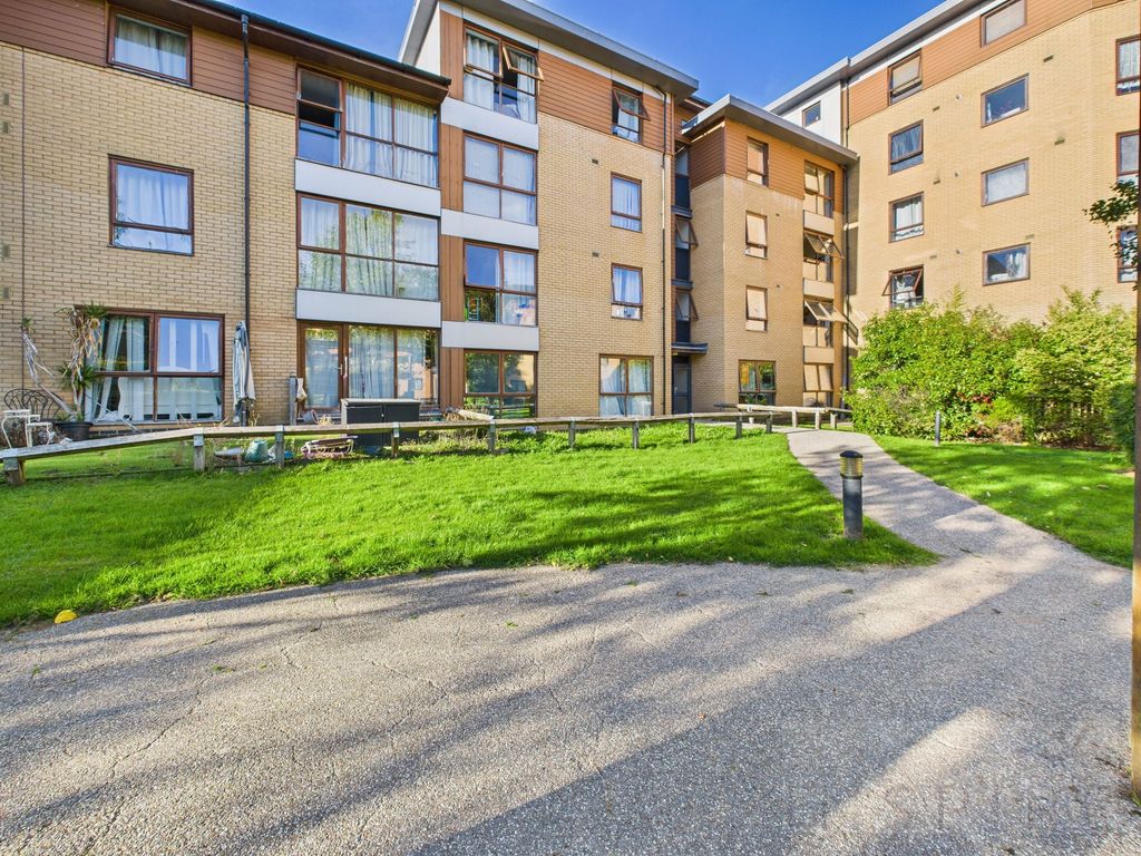 Property photo 1 of 8