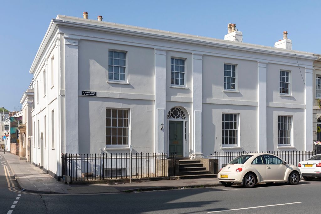 Property photo 1 of 6