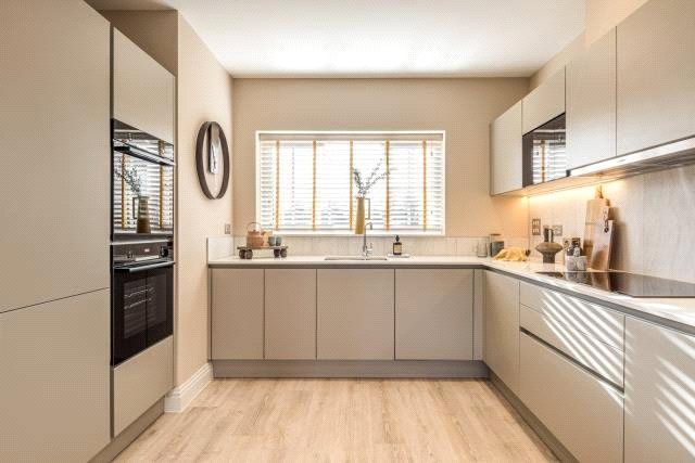 Property photo 3 of 16 Kitchen