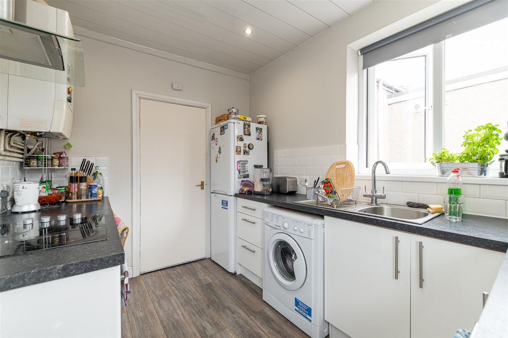Property photo 2 of 9 Edit-6216.Jpg