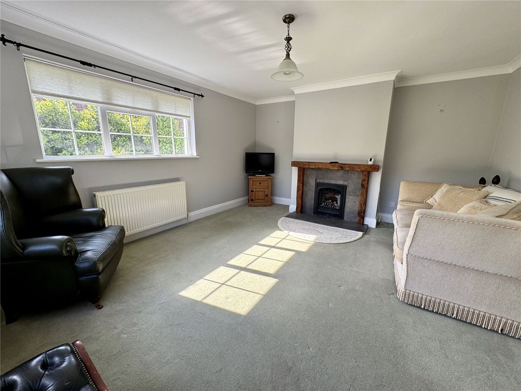 Property photo 3 of 16 Picture No. 05