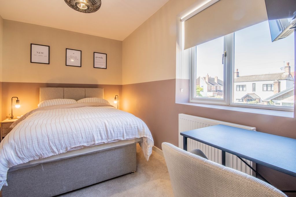 Property photo 1 of 11 E