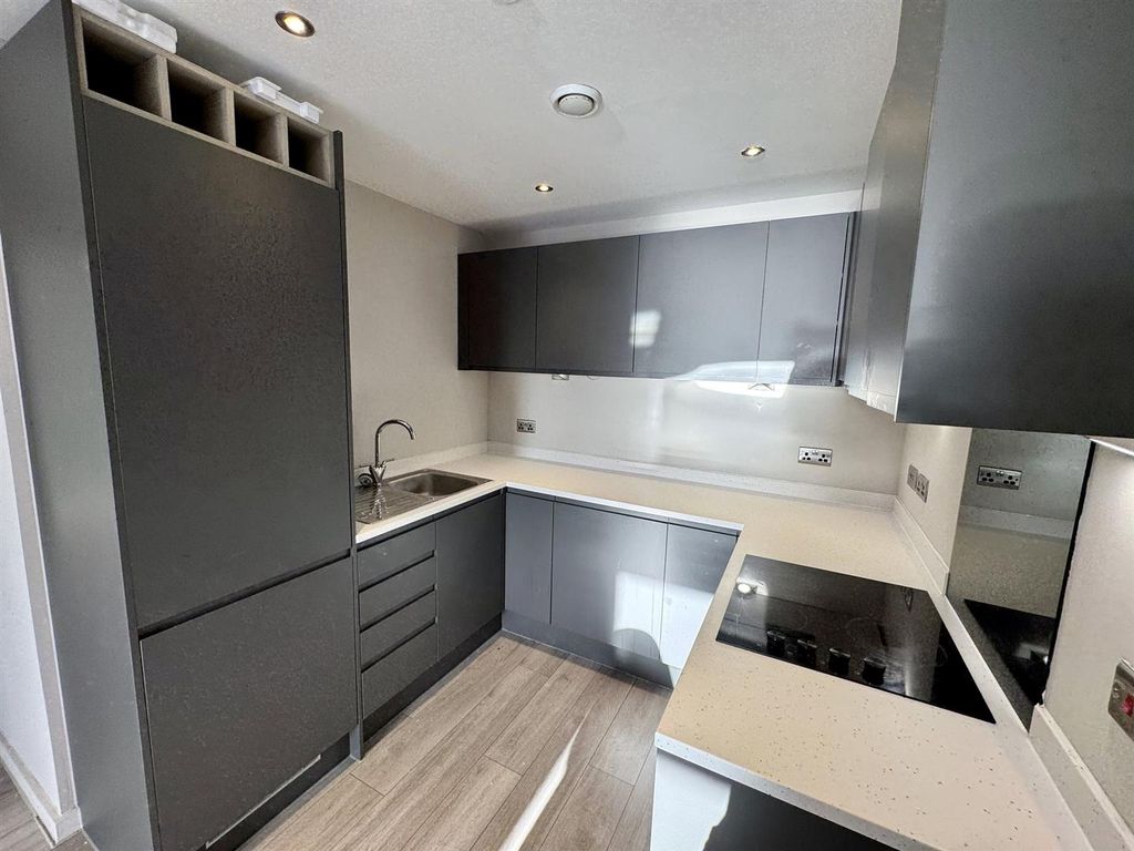 Property photo 3 of 13 9Bdffbb6-Bbe0-4F08-B152-c2Ad6Bc70Afe.Jpg