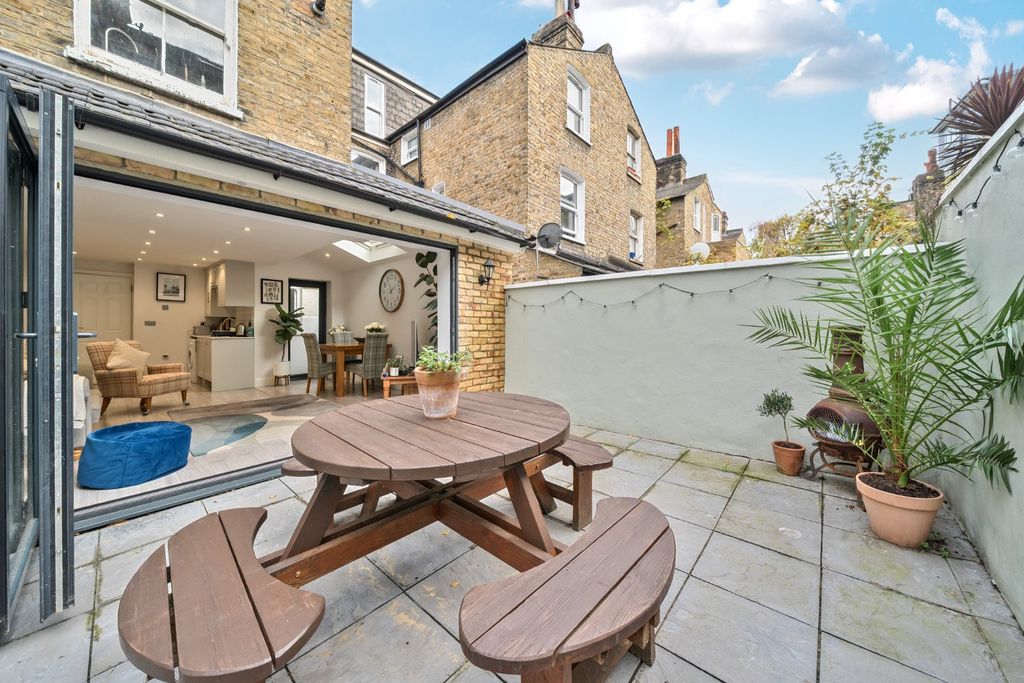 Property photo 3 of 19 Picture No. 11