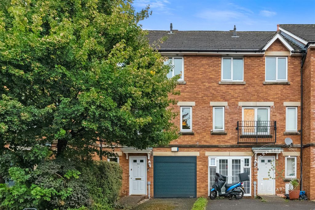 Property photo 1 of 42 Clos-Dewi-Sant-44.Jpg