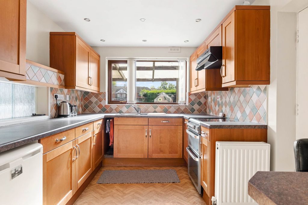 Property photo 2 of 16
