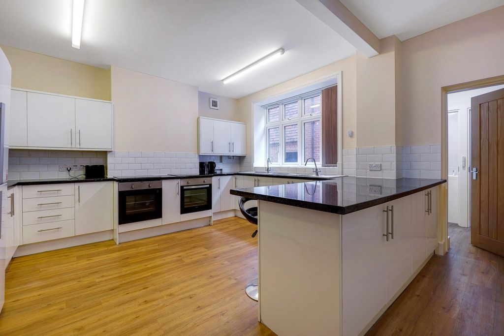 Property photo 3 of 12 Gallery