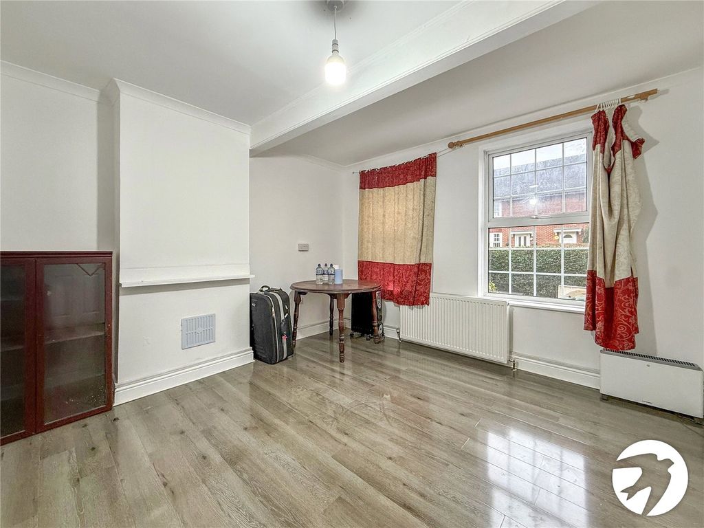 Property photo 2 of 12 Lounge