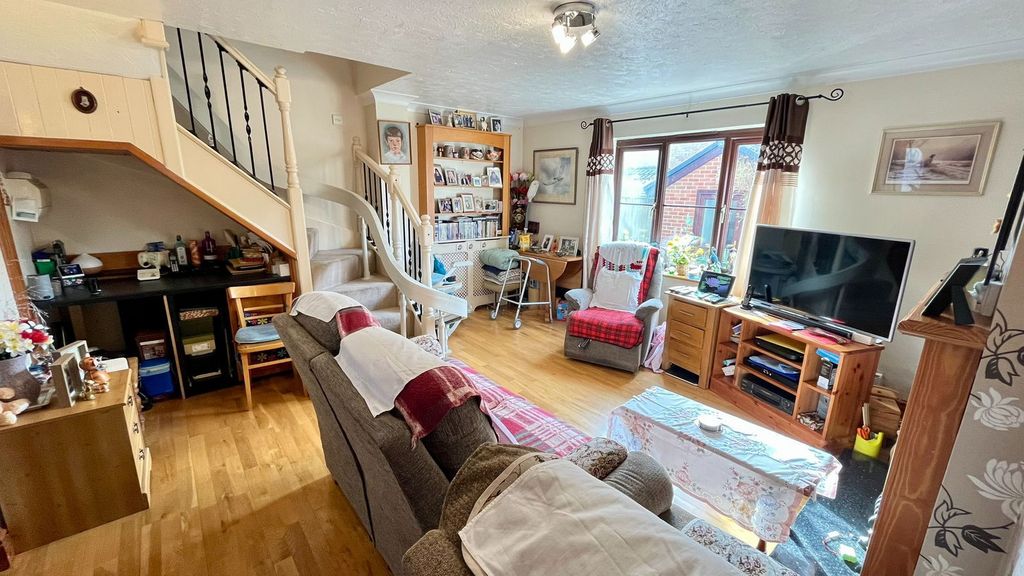 Property photo 2 of 12