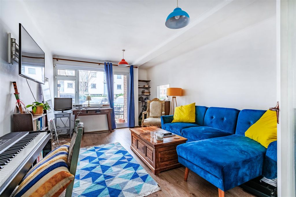 Property photo 2 of 11 Reception