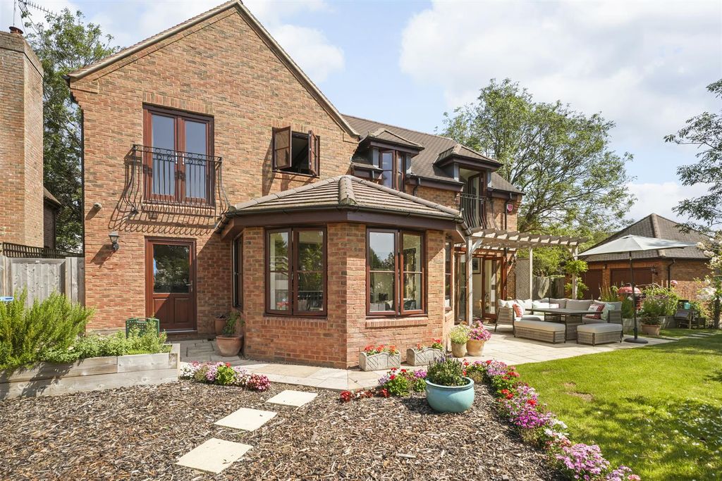 Property photo 2 of 38