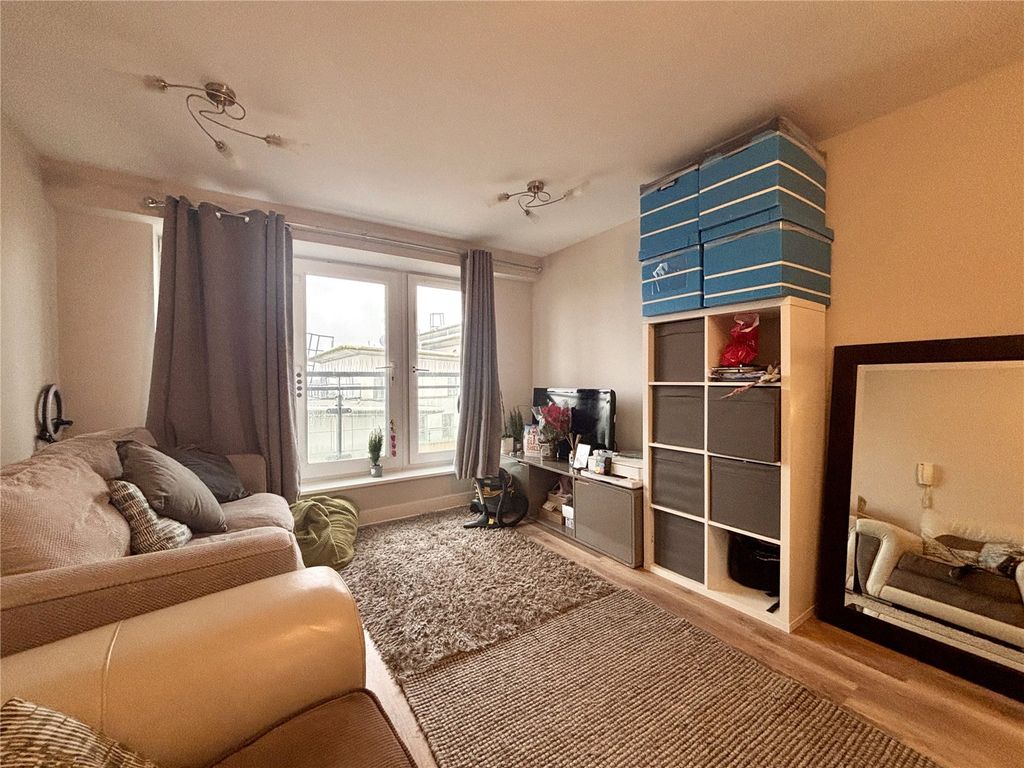 Property photo 3 of 11 Picture No. 10