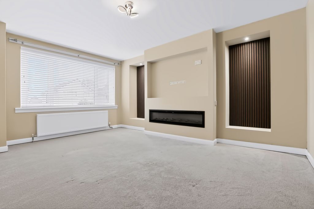 Property photo 2 of 40